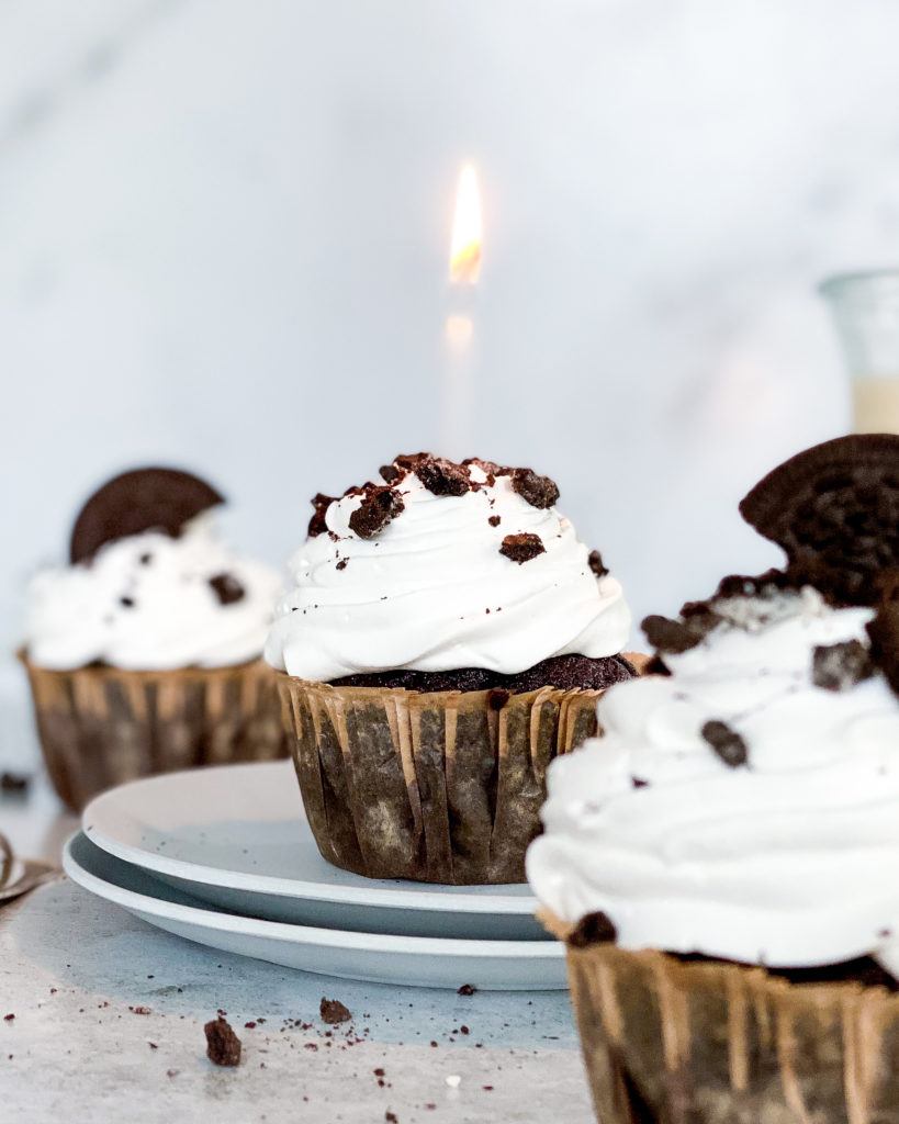 oreo cupcakes med vaniljeskum