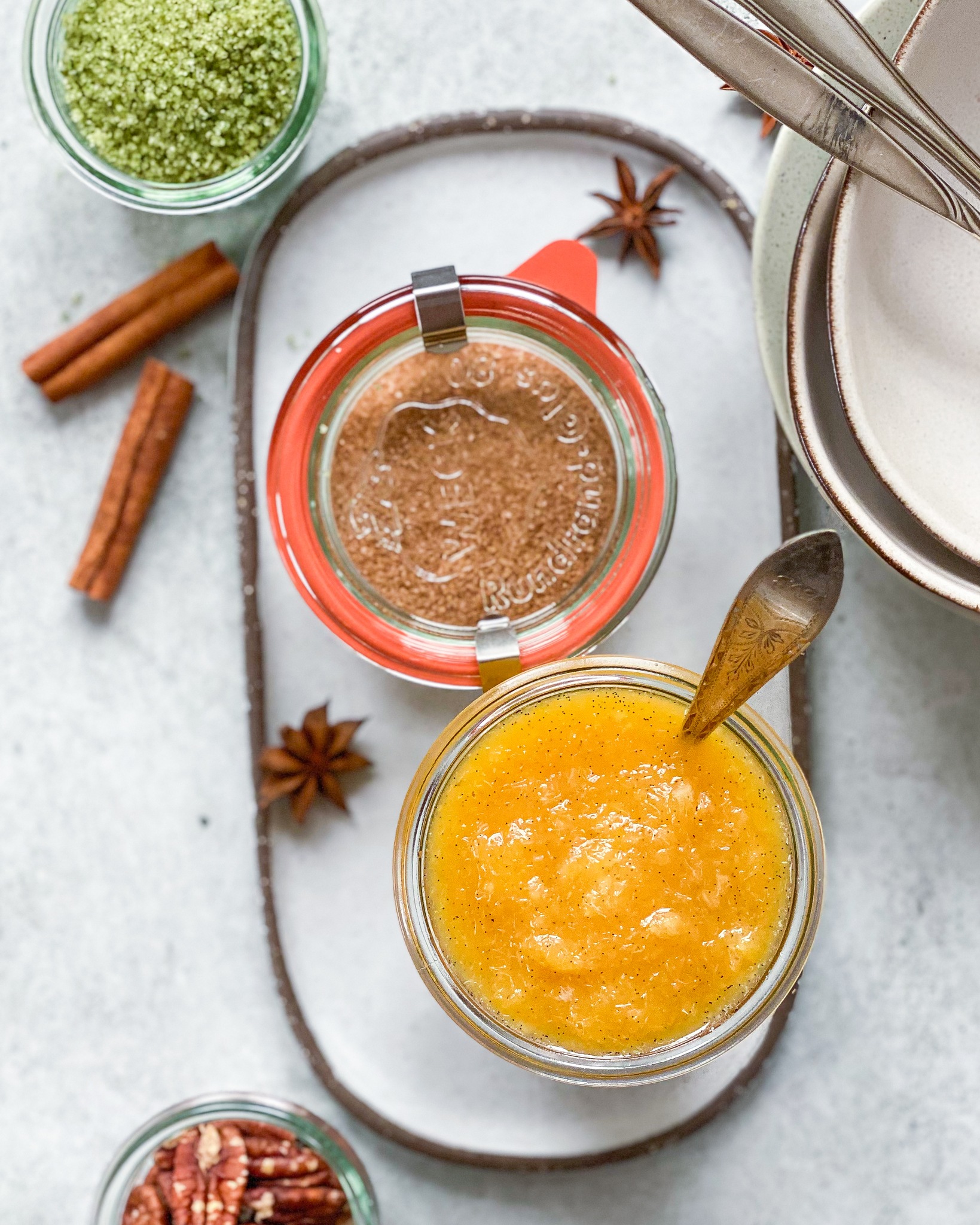 Myntesukker og appelsinkompot