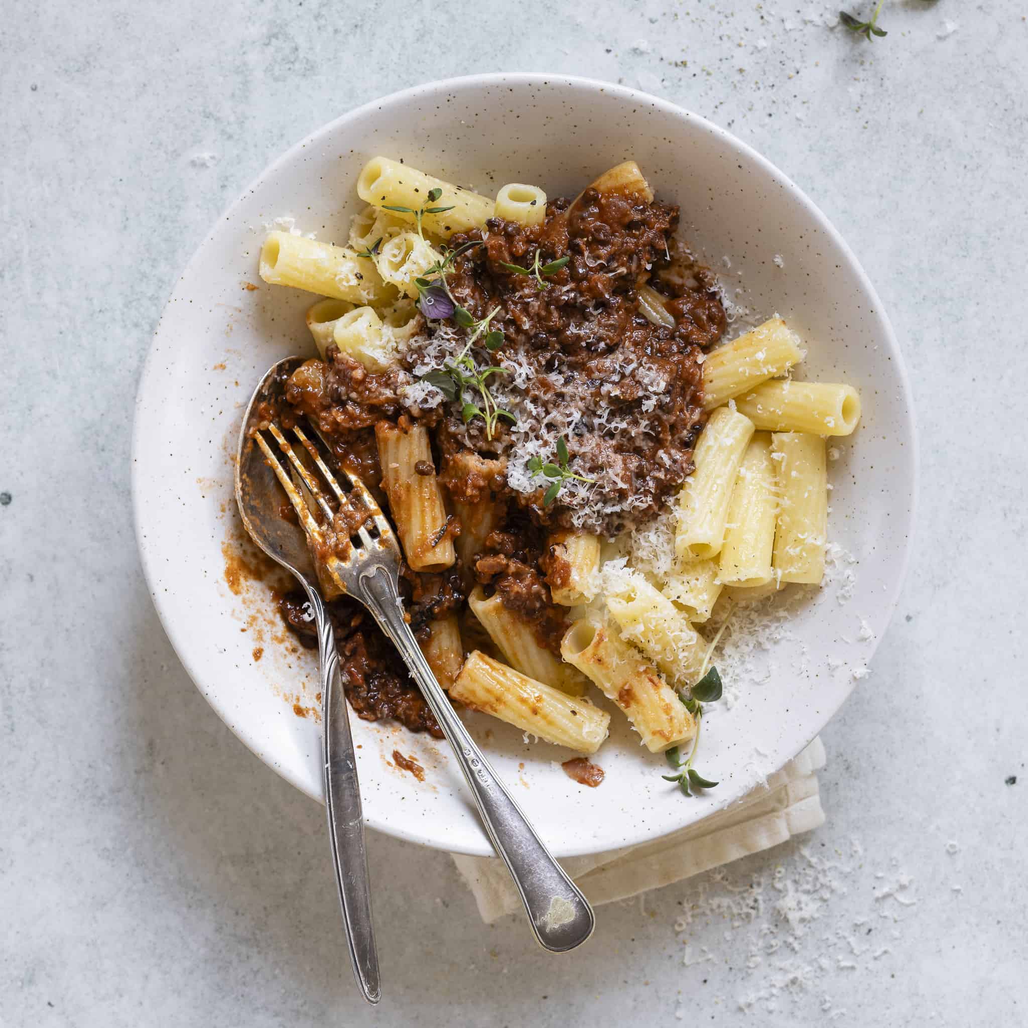 Beluga bolognese med pulled aubergine