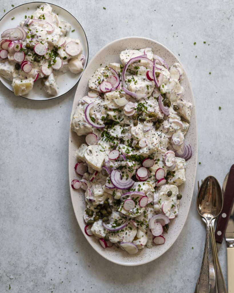 kold kartoffelsalat med radiser og kapers