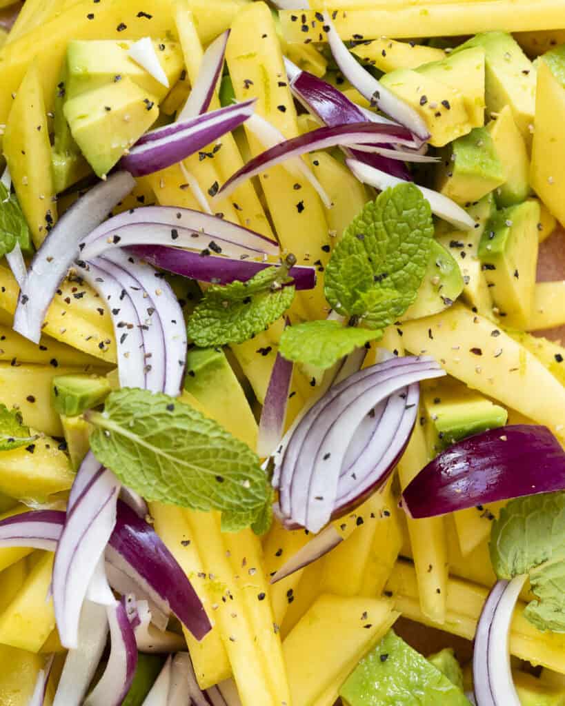 mangosalat med avocado