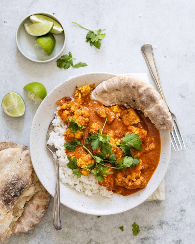 vegetarisk tikka masala med blomkål og tofu opskrift