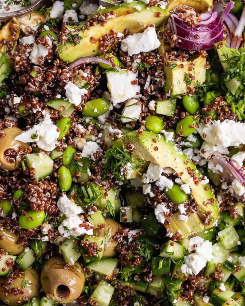 mættende quinoa salat med edamamebønner