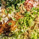opskrift spidskålssalat med feta og crispy quinoa