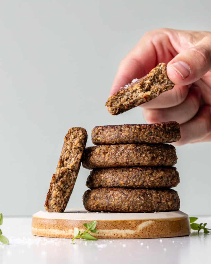 vegetar frikadeller med svampe, quinoa og parmesan