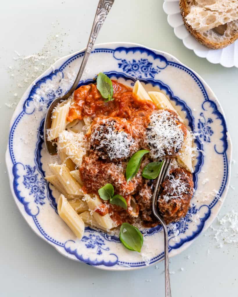 veganske kødboller med sorte bønner