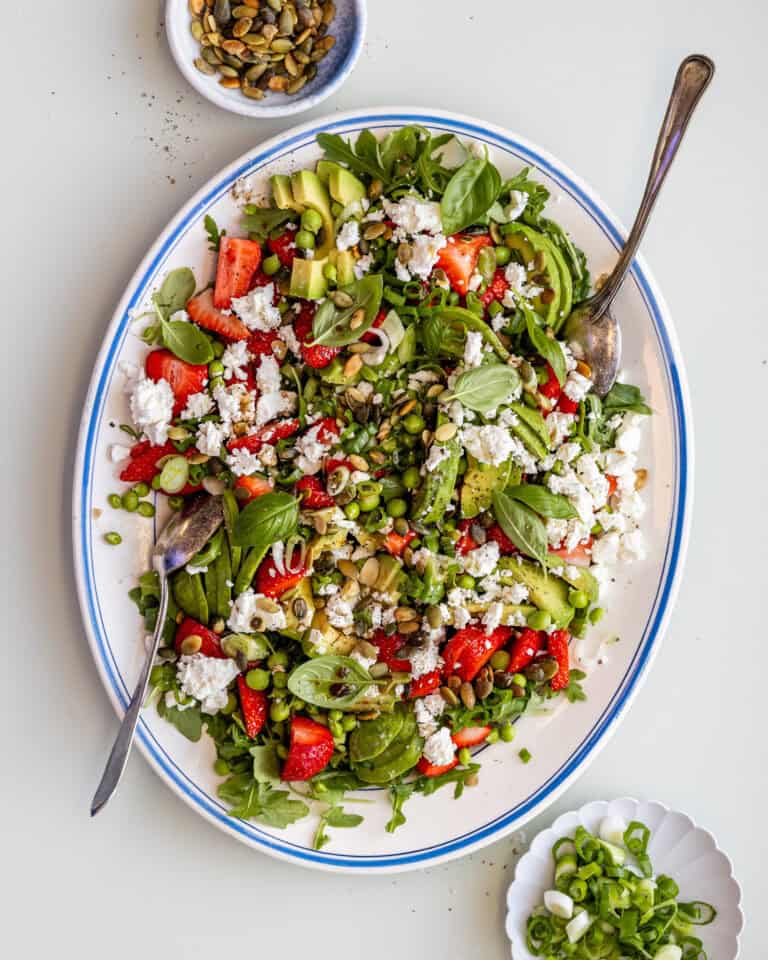 jordbærsalat med avocado og feta