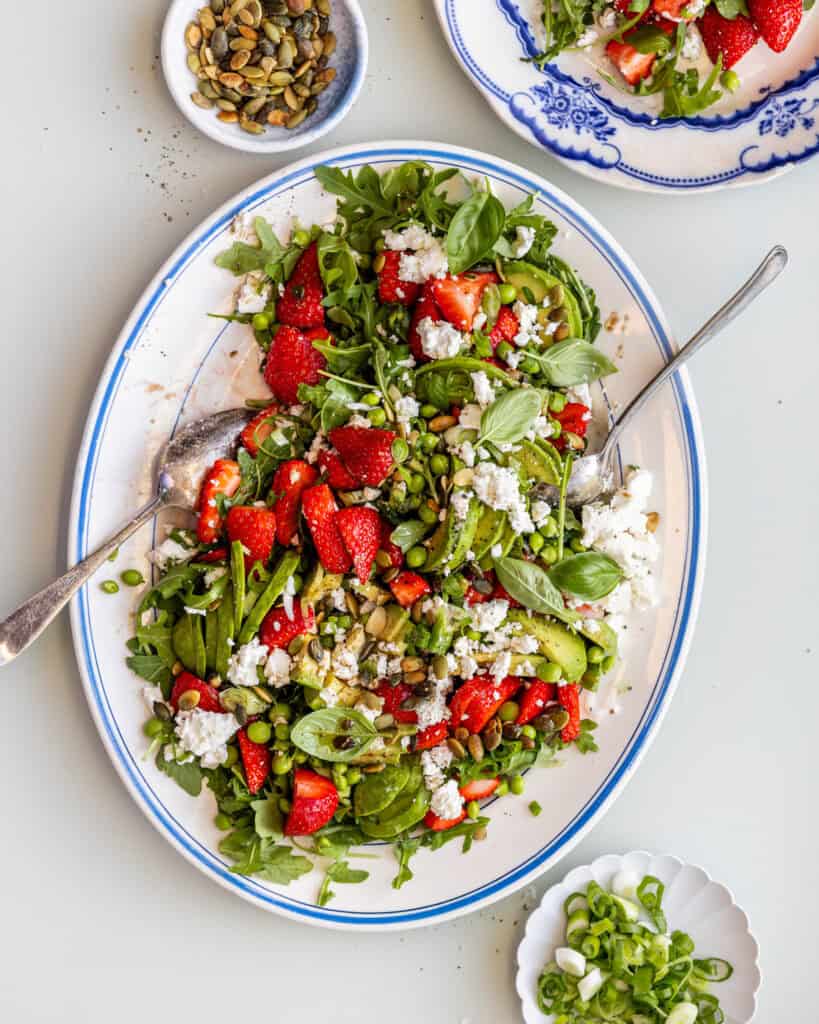jordbærsalat med avocado og feta