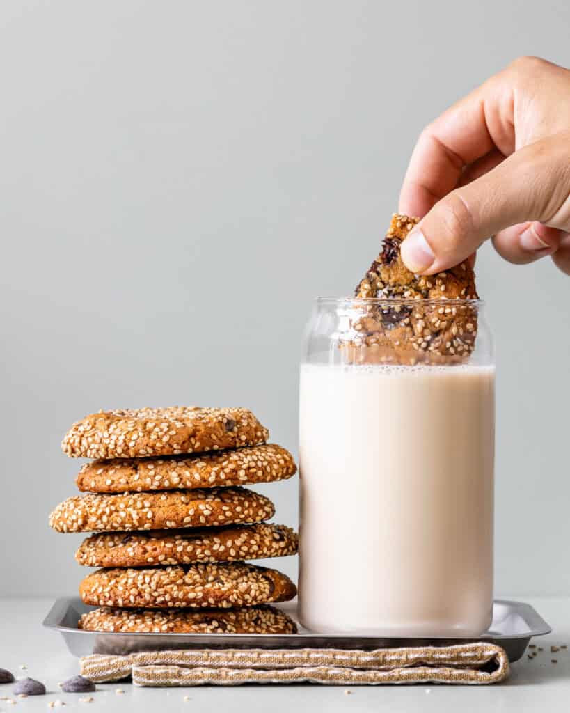 miso cookies dyppes i mælk