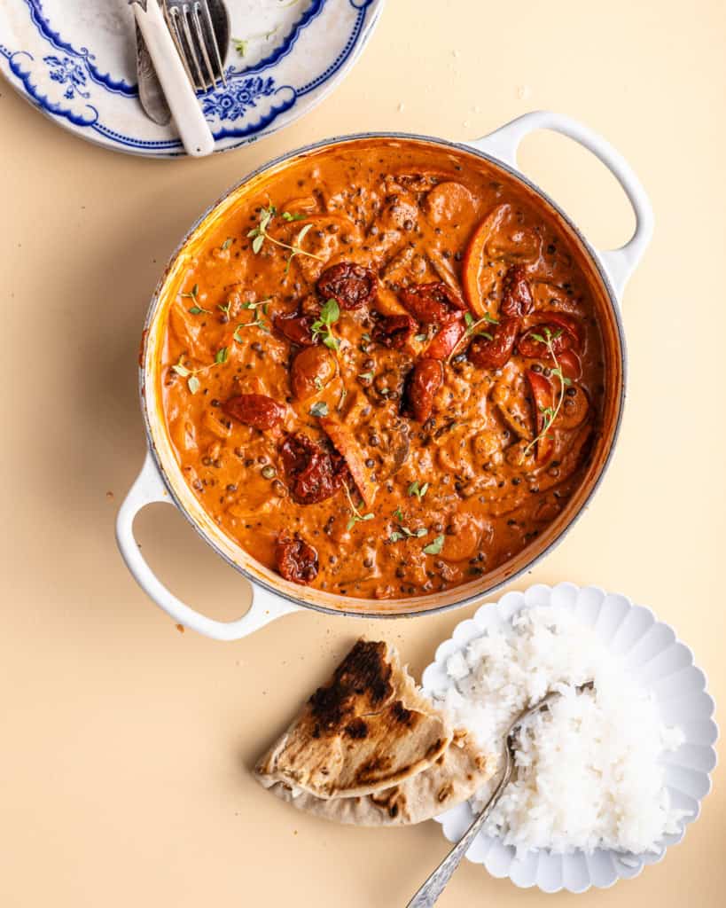vegetarisk paprikagryde med svampe og linser