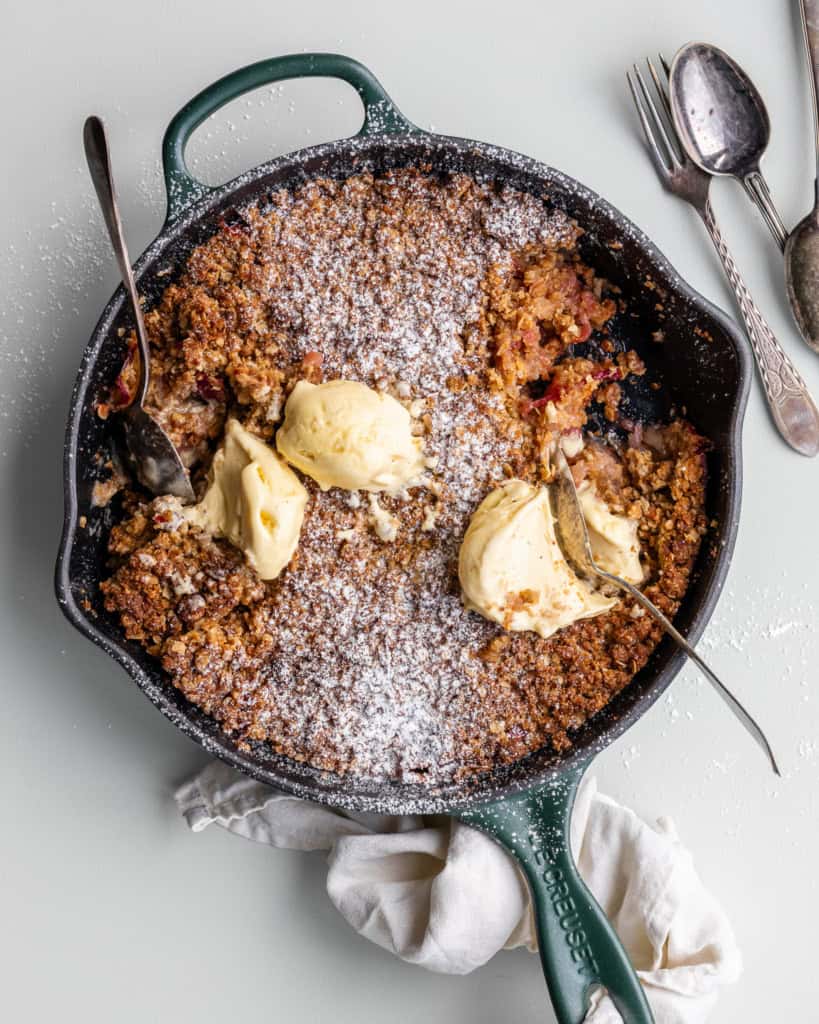 æblecrumble med marcipan